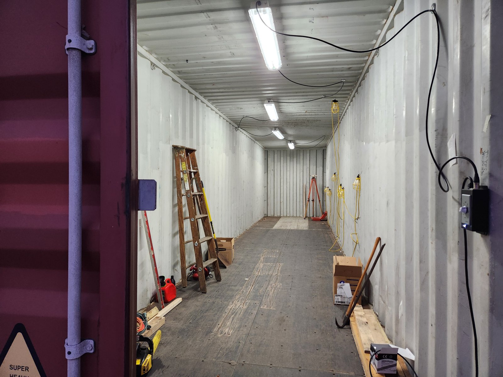 Solar Powered Shipping Container LED Lights 4ft Vaportite
